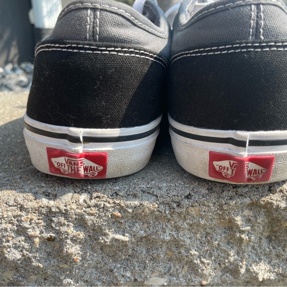 Vans - Picture 3 of 4